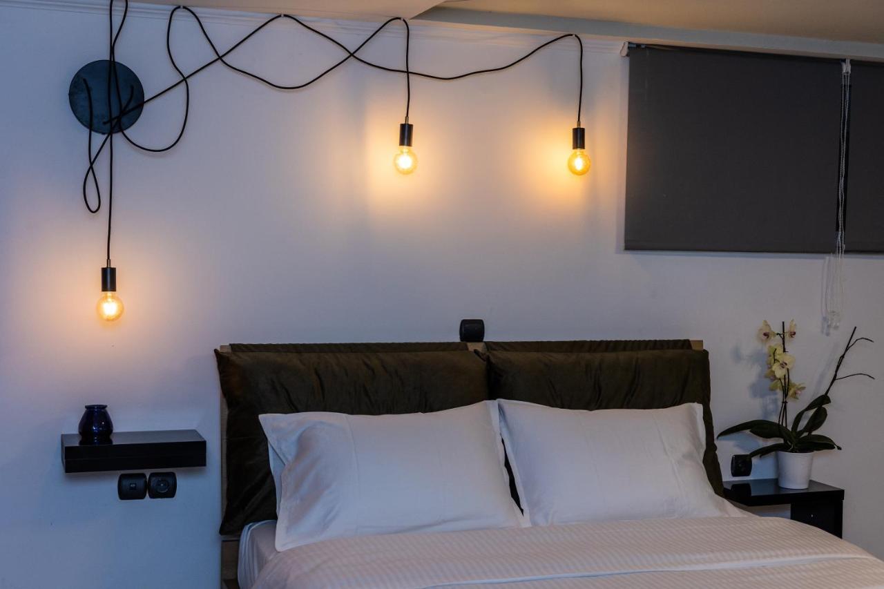 Black Apartamento